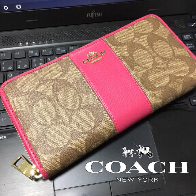 COACH(コーチ)の限定セール❣️新品コーチ長財布F52859 ピンク×カーキ シグネチャー   レディースのファッション小物(財布)の商品写真