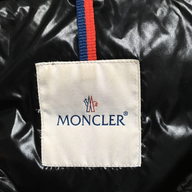MONCLER(モンクレール)の値下げ！モンクレール ベスト レディースのジャケット/アウター(ダウンベスト)の商品写真
