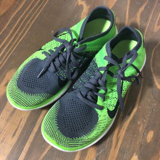 ナイキ(NIKE)のNIKE スニーカー FREE 24.5(スニーカー)