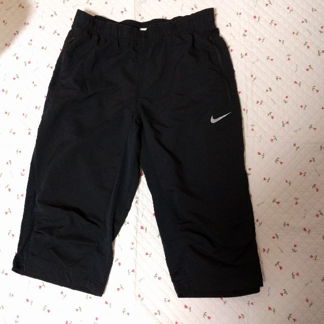 NIKE(ナイキ)のナイキ　ハーフパンツ　NikeFIT　黒　中古 メンズのパンツ(ショートパンツ)の商品写真