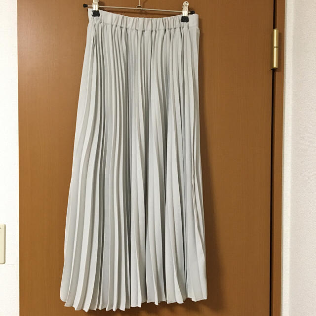 NATURAL BEAUTY BASIC(ナチュラルビューティーベーシック)のナチュラルビューティーベーシック ジョーゼットプリーツスカート グレー レディースのスカート(ロングスカート)の商品写真