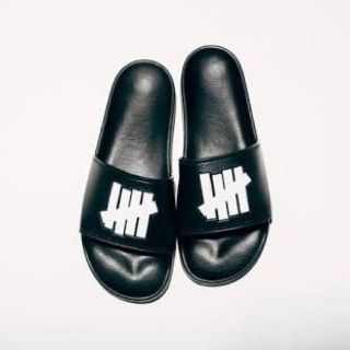 アンディフィーテッド(UNDEFEATED)のUNDEFEATED サンダル ブラック 27cm 送料無料！(サンダル)