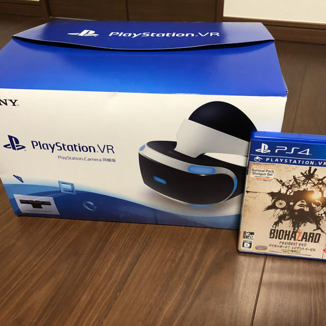 PlayStation VR(プレイステーションヴィーアール)のPSVRカメラ同梱版＋バイオ7 エンタメ/ホビーのゲームソフト/ゲーム機本体(家庭用ゲーム機本体)の商品写真