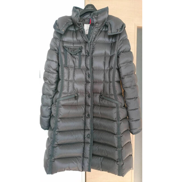 可愛いクリスマスツリーやギフトが! モンクレール HERMINE MONCLER