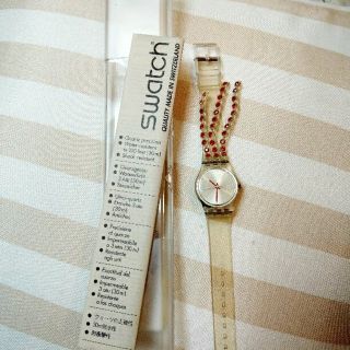 スウォッチ(swatch)のSwatch☆赤いキラキララインストーン☆腕時計(腕時計)