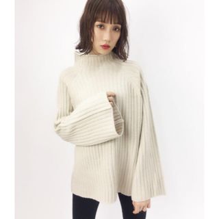 ザラ(ZARA)のEQUL フレアスリーブタートルニット(ニット/セーター)