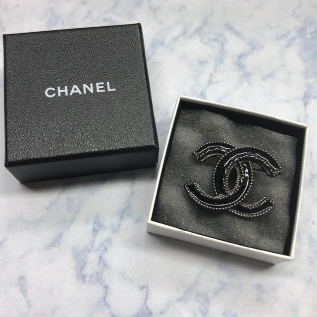 CHANEL(シャネル)のシャネル ブローチ レディースのアクセサリー(ブローチ/コサージュ)の商品写真