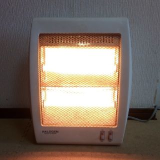 ハロゲンヒーター　暖房器具★送料無料★(電気ヒーター)