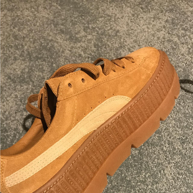 PUMA(プーマ)の新品未使用 フェンティ fentypuma 完売品 23.5cm 24.5cm  レディースの靴/シューズ(スニーカー)の商品写真