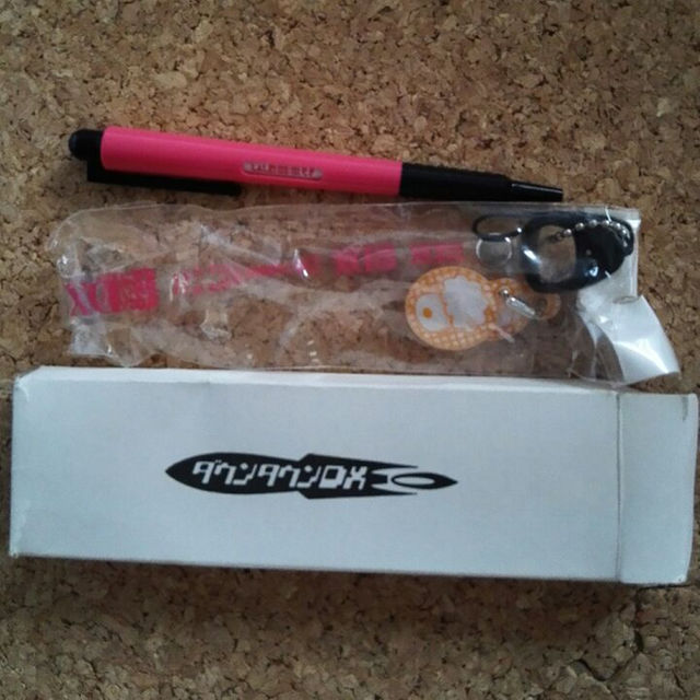 ダウンタウンDX 初期ストラップ+ボールペン 未使用 エンタメ/ホビーのタレントグッズ(お笑い芸人)の商品写真