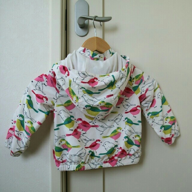 babyGAP(ベビーギャップ)の【子供服】薄手ジャケット　95 キッズ/ベビー/マタニティのキッズ服女の子用(90cm~)(ジャケット/上着)の商品写真