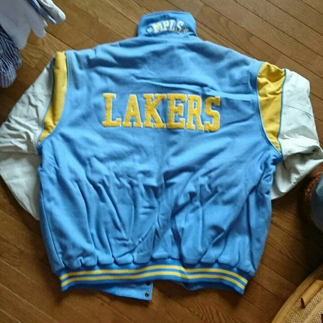 NBA LAKERS レイカーズ スタジャンの通販 by SG's shop｜ラクマ