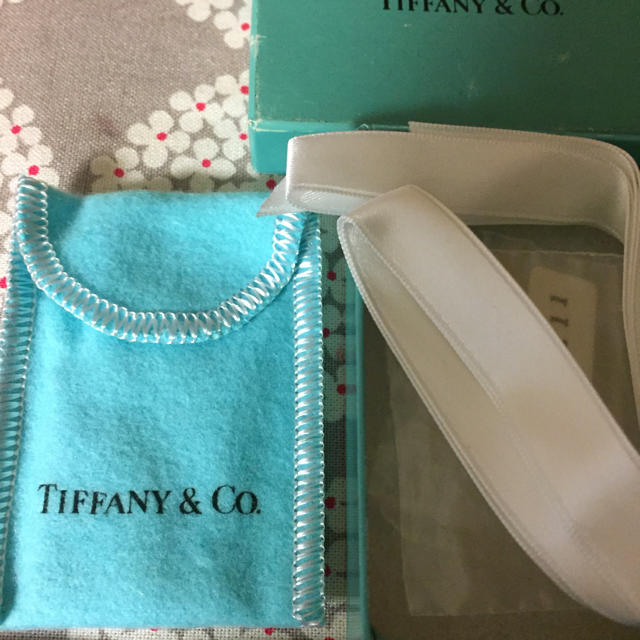 Tiffany & Co.(ティファニー)のティファニー   リボン&アクセサリーケース レディースのバッグ(ショップ袋)の商品写真