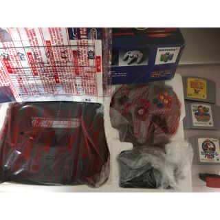 ニンテンドウ(任天堂)のニンテンドー64 その他中古メモリー拡張パックとカセット付き(家庭用ゲーム機本体)