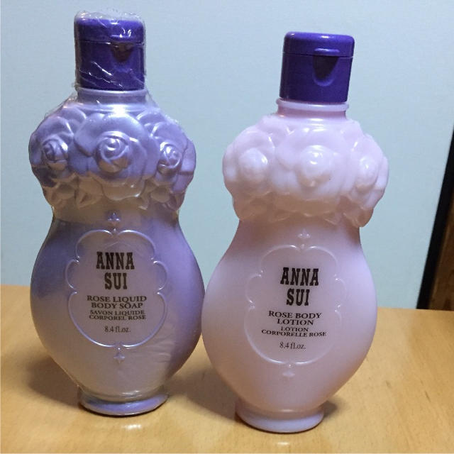 ANNA SUI(アナスイ)のANNA SUIボディシャンプー、ボディローションセット コスメ/美容のボディケア(ボディローション/ミルク)の商品写真