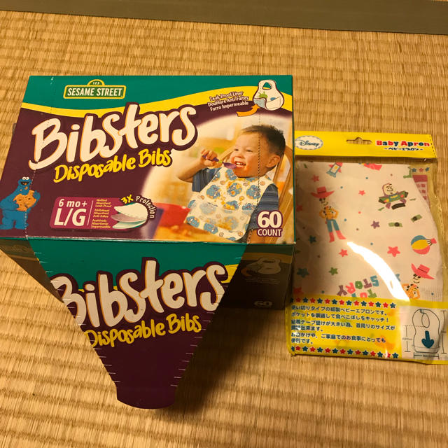 SESAME STREET(セサミストリート)の【sei様専用】【開封済・未使用】使い捨てスタイ 食事用 bibsters  キッズ/ベビー/マタニティの授乳/お食事用品(お食事エプロン)の商品写真