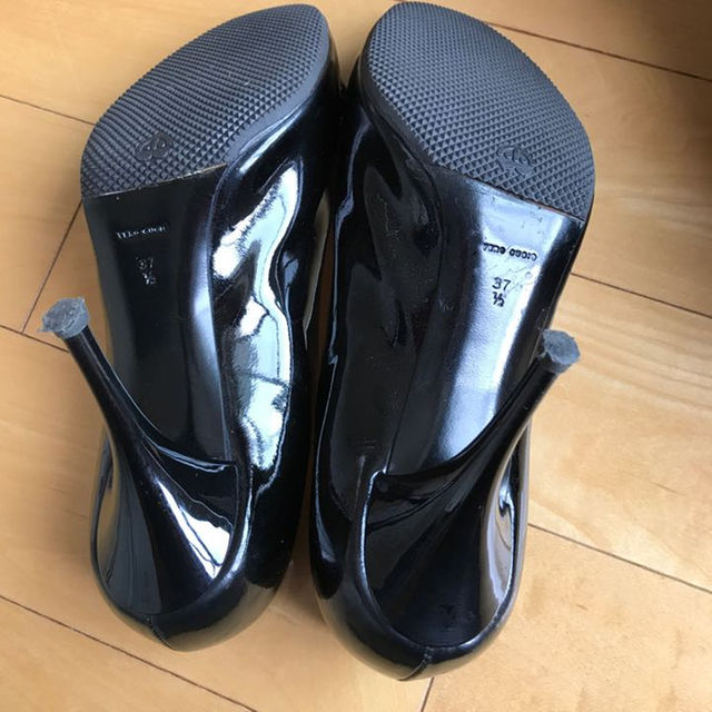 BRUNOMAGLI(ブルーノマリ)のブルーノマリ リボン パンプス エナメル 黒 37.5 レディースの靴/シューズ(ハイヒール/パンプス)の商品写真