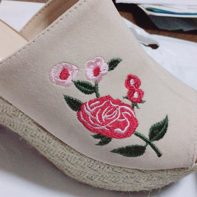 Avail(アベイル)の刺繍サンダル♡ミュール♡Ｌサイズ♡アベイル♡グレイル レディースの靴/シューズ(サンダル)の商品写真