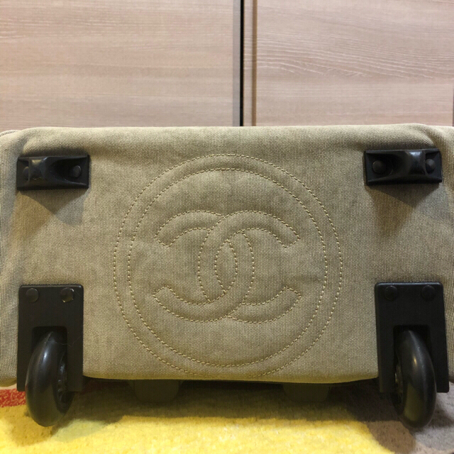 CHANEL(シャネル)のお値下げ☆正規品CHANEL 定価約60万円・キャリーケース レディースのバッグ(スーツケース/キャリーバッグ)の商品写真