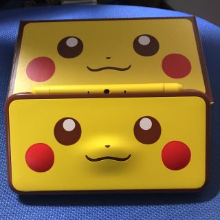 2dsll ピカチュウエディション&ポケモンポーチ(携帯用ゲーム機本体)