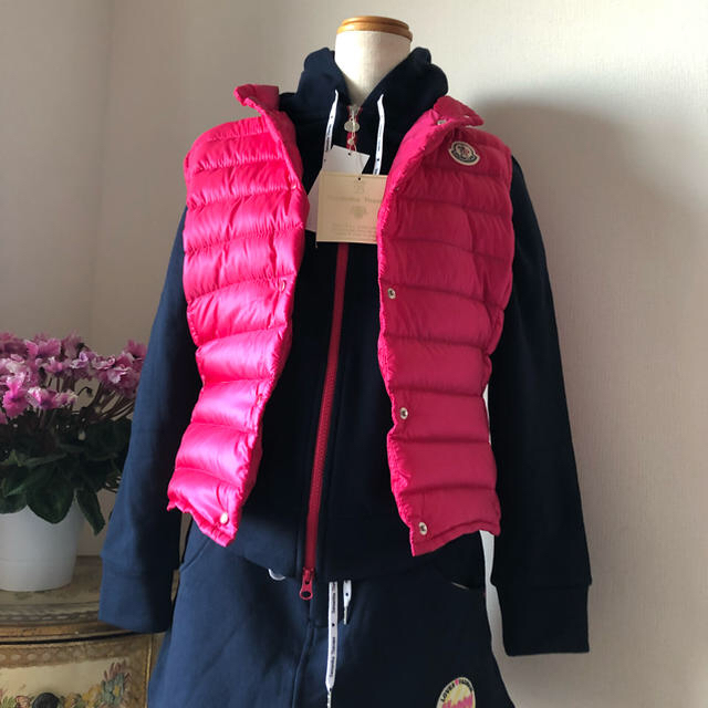 MONCLER(モンクレール)の正規品  モンクレール  ベスト  サイズ0 レディースのジャケット/アウター(ダウンベスト)の商品写真