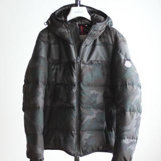 モンクレール(MONCLER)の⭕️デューク様【極上品】希少 雑誌掲載 上級モデル 迷彩 モンクレール(ダウンジャケット)