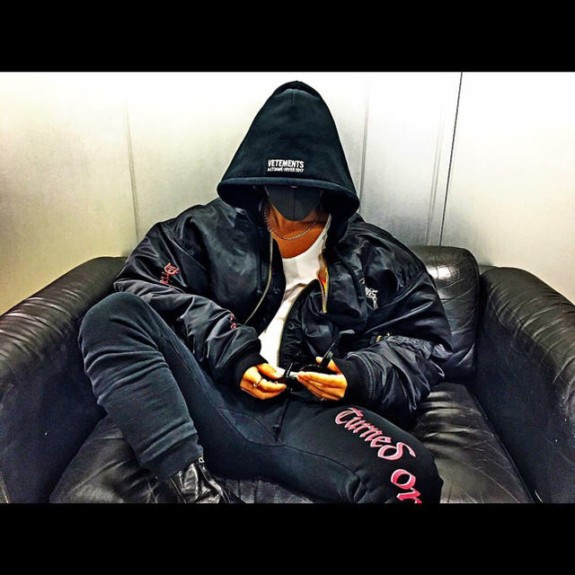 vetements ma-1 ボンバージャケット 登坂広臣 着用-