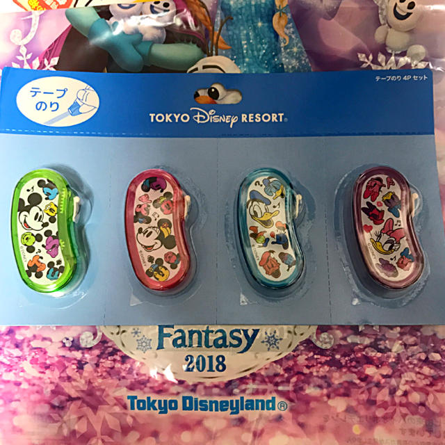 Disney 新品 18年1月購入テープのり4個セットディズニーランドお土産袋付きの通販 By S Shop ディズニーならラクマ