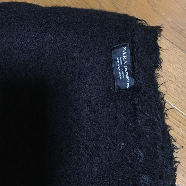 ZARA(ザラ)のZARA 黒ロングストール レディースのファッション小物(マフラー/ショール)の商品写真