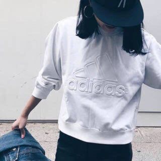 マウジー(moussy)のmoussy adidas コラボスウェット トレーナー(トレーナー/スウェット)