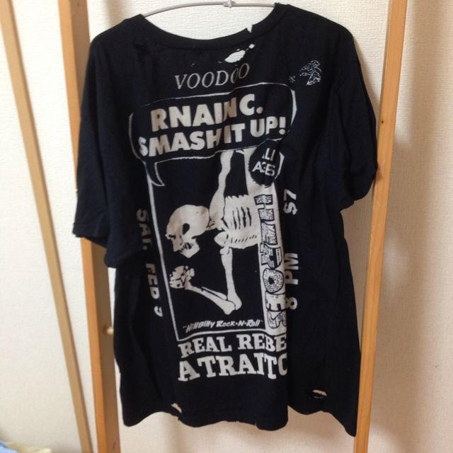 RNA(アールエヌエー)のロックTシャツ レディースのトップス(Tシャツ(半袖/袖なし))の商品写真