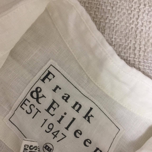Frank&Eileen(フランクアンドアイリーン)のフランクアンドアイリーン☆白リネンシャツXXS レディースのトップス(シャツ/ブラウス(長袖/七分))の商品写真