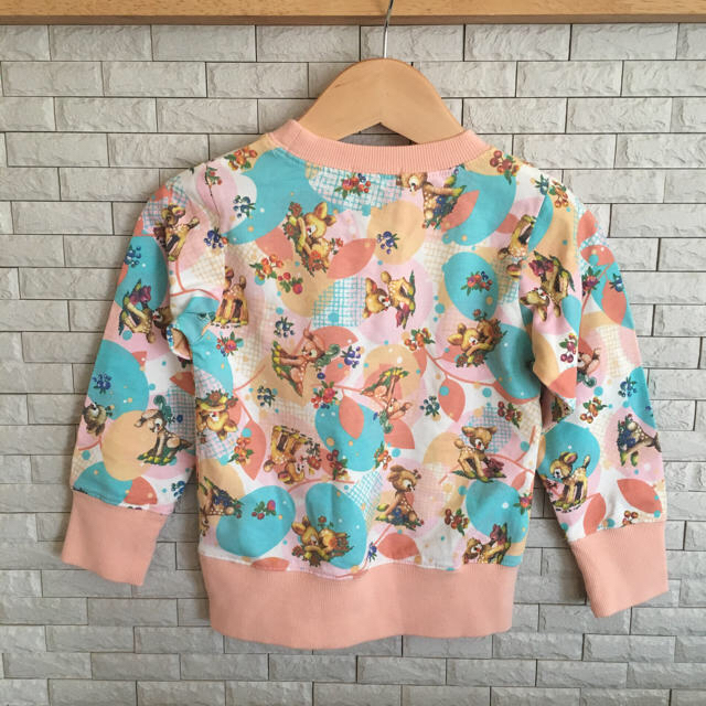 しまむら(シマムラ)のスウェット Tシャツ 100 キッズ/ベビー/マタニティのキッズ服女の子用(90cm~)(Tシャツ/カットソー)の商品写真