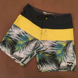 ビラボン(billabong)の【即決価格】ビラボン ♡ 水着 32 M 美品 海パン(水着)