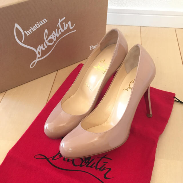 Christian Louboutin(クリスチャンルブタン)の超美品❤️ ルブタン パテントパンプス 35.5 レディースの靴/シューズ(ハイヒール/パンプス)の商品写真