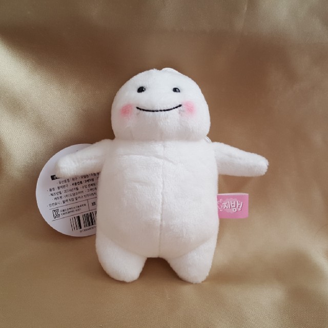 【再入荷】脂肪ちゃん(チバンイ)ホワイト※ラスト一点 エンタメ/ホビーのおもちゃ/ぬいぐるみ(ぬいぐるみ)の商品写真