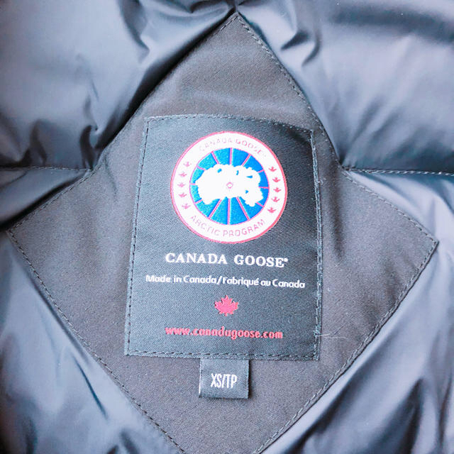 CANADA GOOSE(カナダグース)のCANADA GOOSE カナダグース ブロンテ XS レディースのジャケット/アウター(ダウンジャケット)の商品写真