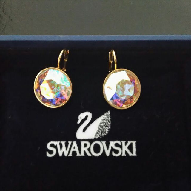 SWAROVSKI(スワロフスキー)のスワロフスキーBellaフックピアス レディースのアクセサリー(ピアス)の商品写真