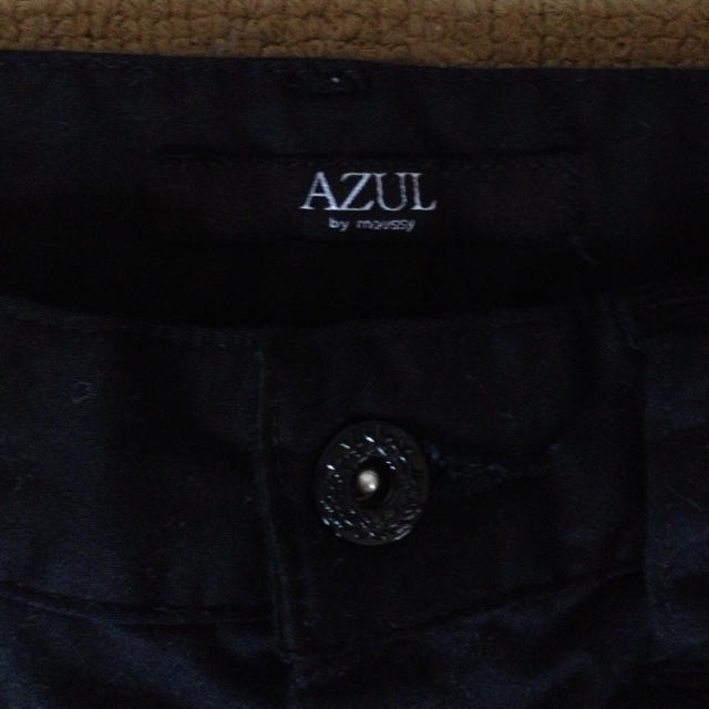 AZUL by moussy(アズールバイマウジー)の黒スキニー AZUL レディースのパンツ(カジュアルパンツ)の商品写真