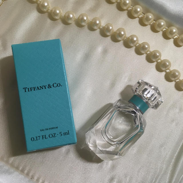 Tiffany & Co.(ティファニー)のTiffany 新作 香水 ミニボトル 5ml 未使用  コスメ/美容の香水(香水(女性用))の商品写真