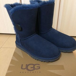 アグ(UGG)のUGG 新品 ネイビー ムートン 最終値下げ(ブーツ)