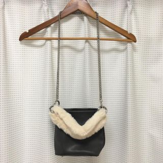 ザラ(ZARA)のZARAファー付きチェーンショルダーバッグ(ショルダーバッグ)