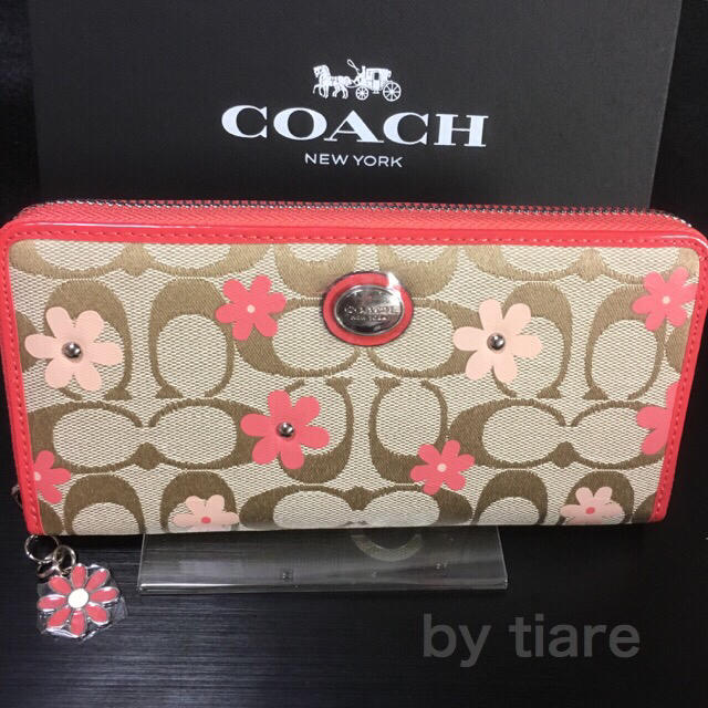 COACH(コーチ)の限定セール❣️新品コーチ長財布F51339フローラルシグネチャー  デイジー レディースのファッション小物(財布)の商品写真