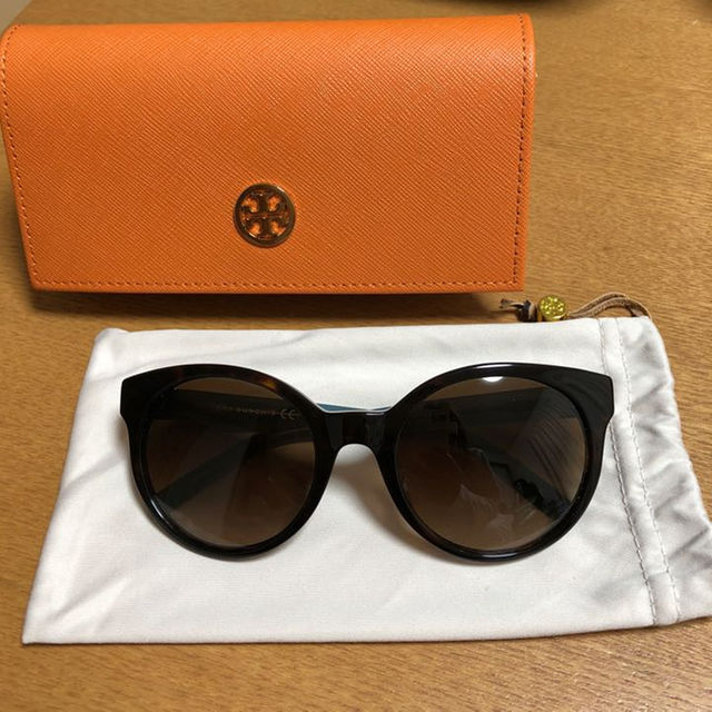 Tory Burch(トリーバーチ)のトリーバーチのサングラス レディースのファッション小物(サングラス/メガネ)の商品写真