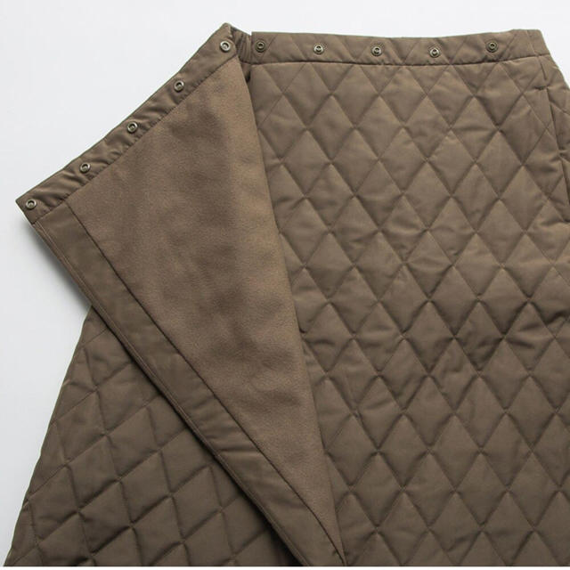 UNIQLO(ユニクロ)のユニクロ ブロックテックウォームイージースカート Mサイズ／グレー 新品！暖パン レディースのスカート(ひざ丈スカート)の商品写真