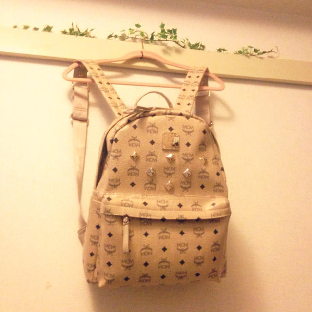 Mcm Mcm リュック ベージュの通販 By ふわふわ がーる エムシーエムならラクマ