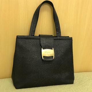 サルヴァトーレフェラガモ(Salvatore Ferragamo)のフェラガモ　ハンドバッグ 《正規品》黒　レザー　Ferragamo(ハンドバッグ)