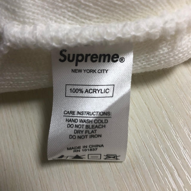 Supreme(シュプリーム)の最終値下げ！新品・正規品♡SUPREME ニット帽 メンズの帽子(ニット帽/ビーニー)の商品写真