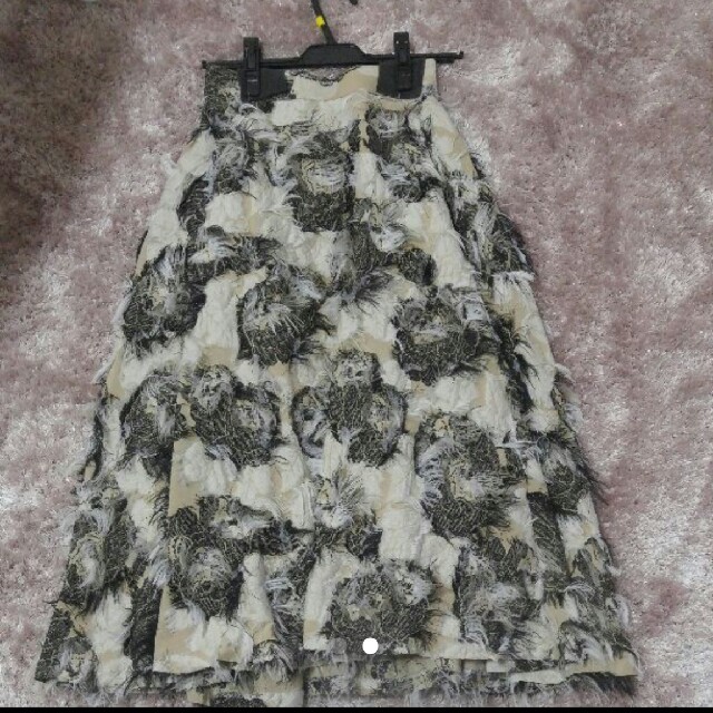 FRAY I.D(フレイアイディー)のフラワージャガードミモレスカート レディースのスカート(ロングスカート)の商品写真