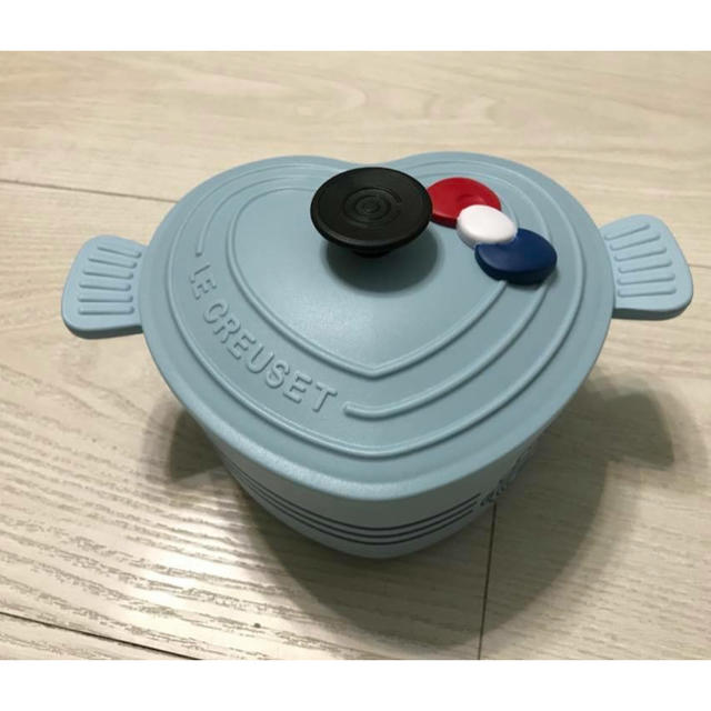 LE CREUSET(ルクルーゼ)の夏セール 2コ5000ルクルーゼ✖️ハローキティちゃん 台湾限定 ランチボックス インテリア/住まい/日用品のキッチン/食器(弁当用品)の商品写真